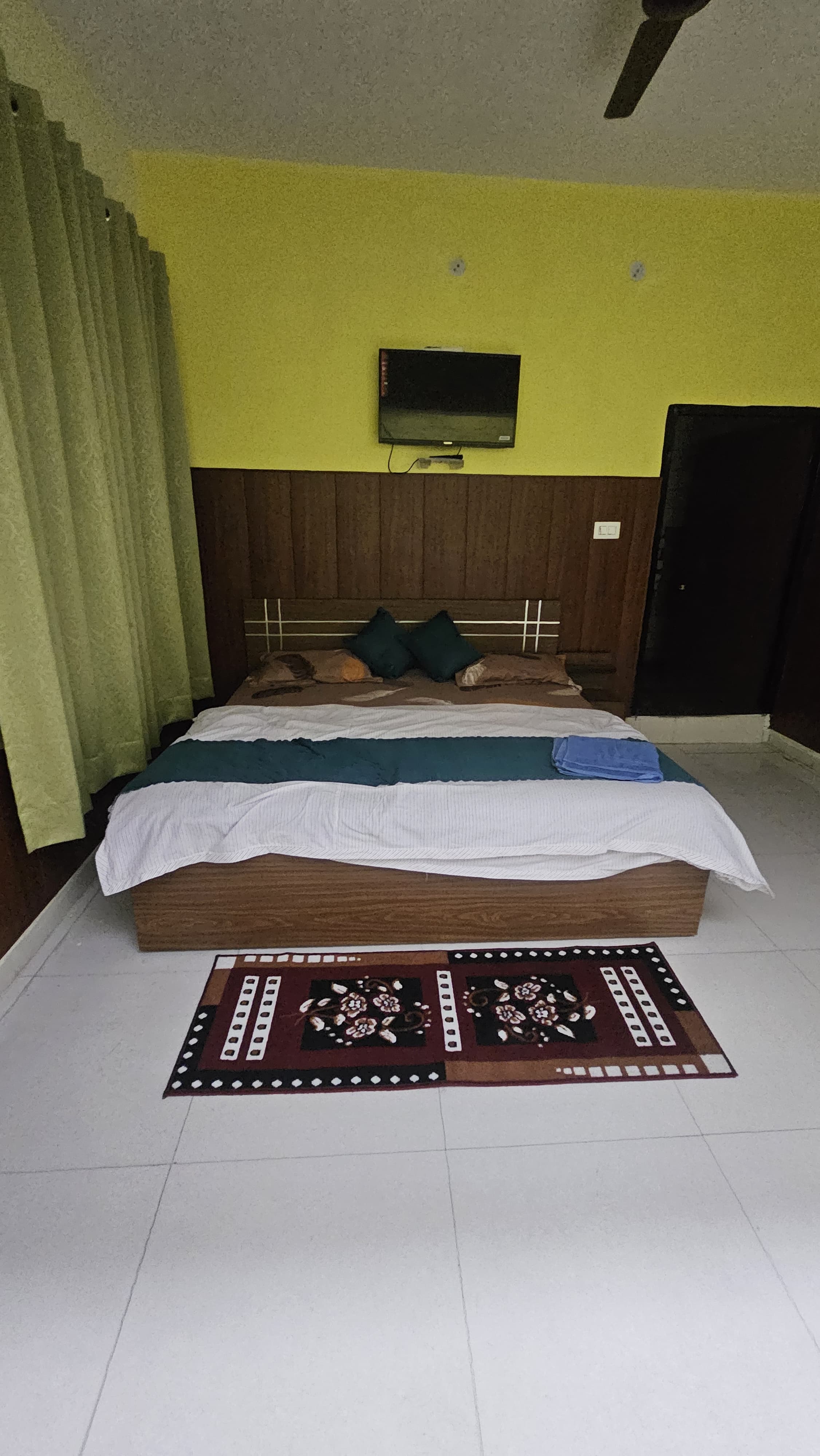 Deluxe Double Bed Room
