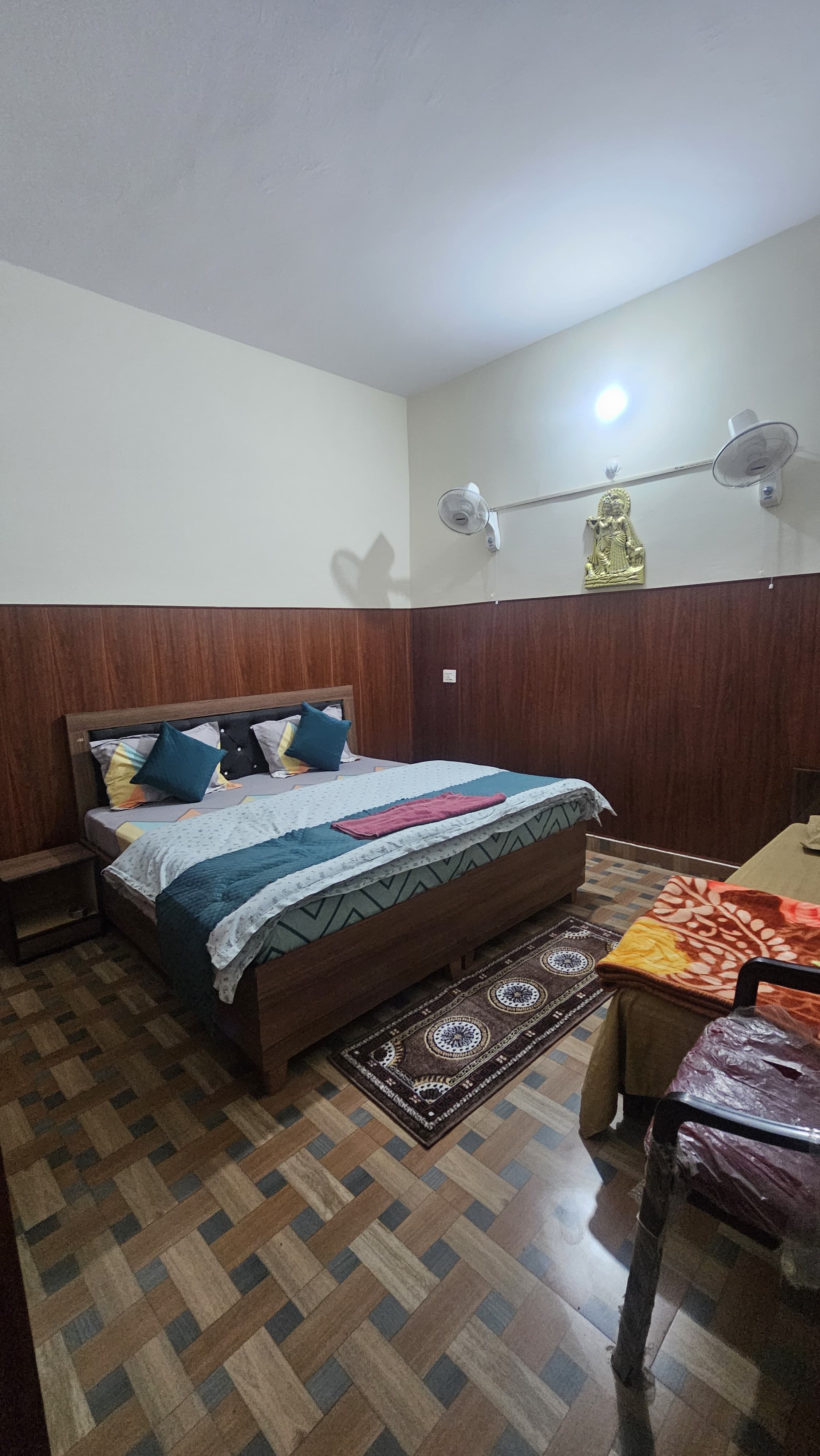Deluxe Double Bed Room - Image 3