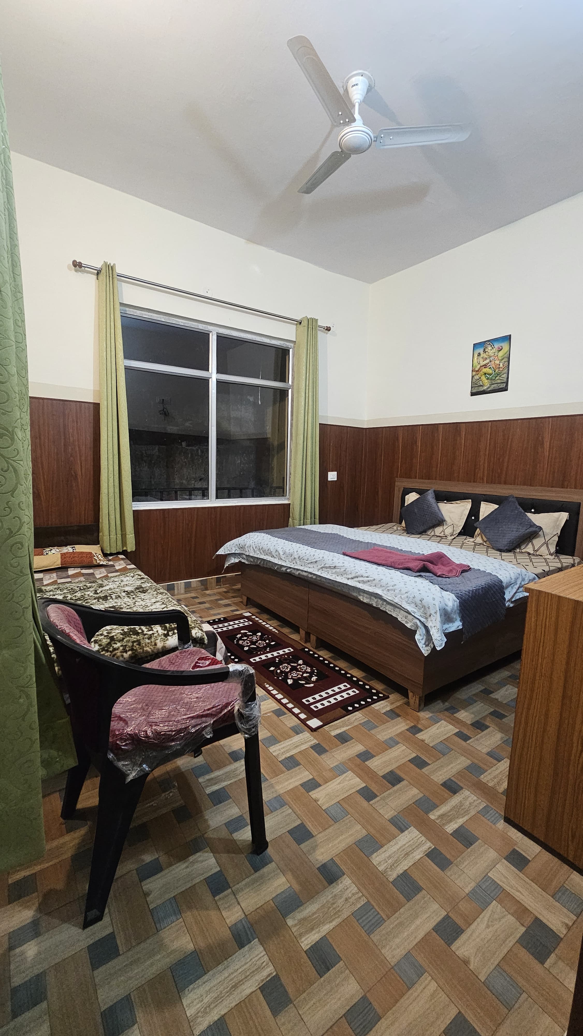 Deluxe Double Bed Room - Image 5