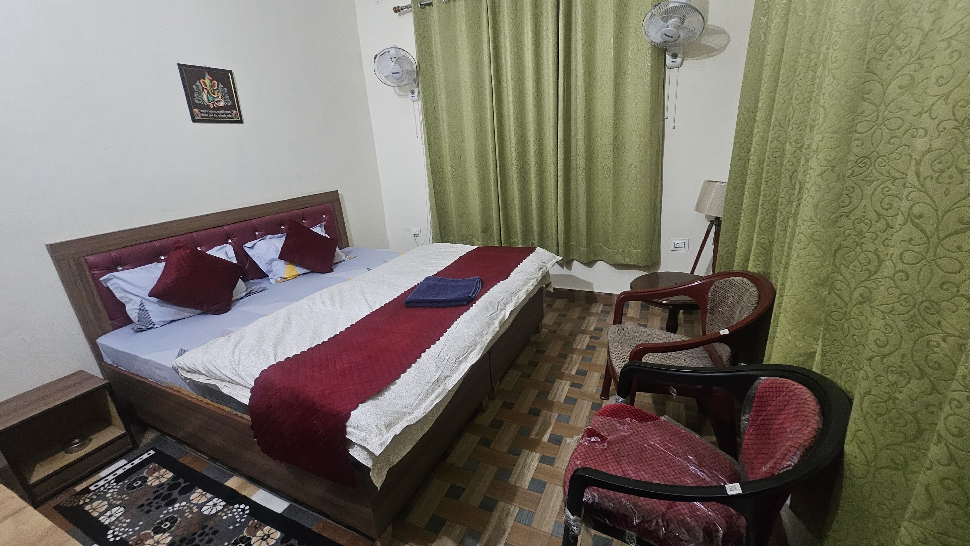 Deluxe Double Bed Room - Image 8